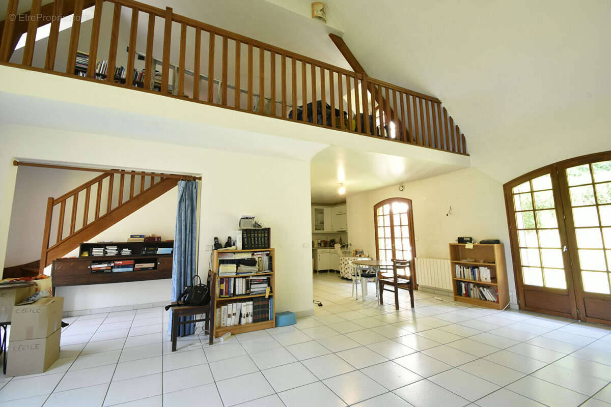 Maison à BAZOCHES-SUR-GUYONNE