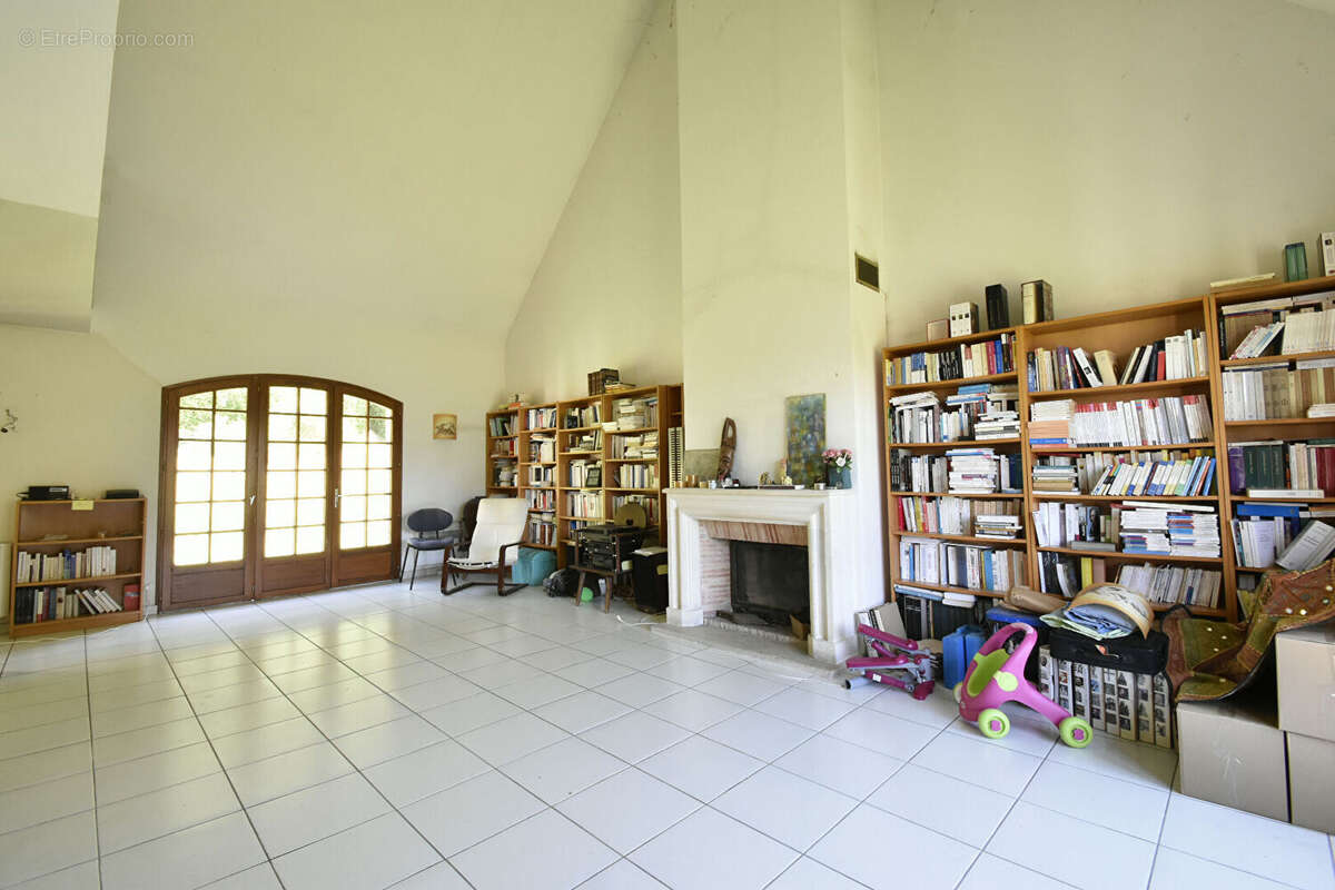 Maison à BAZOCHES-SUR-GUYONNE