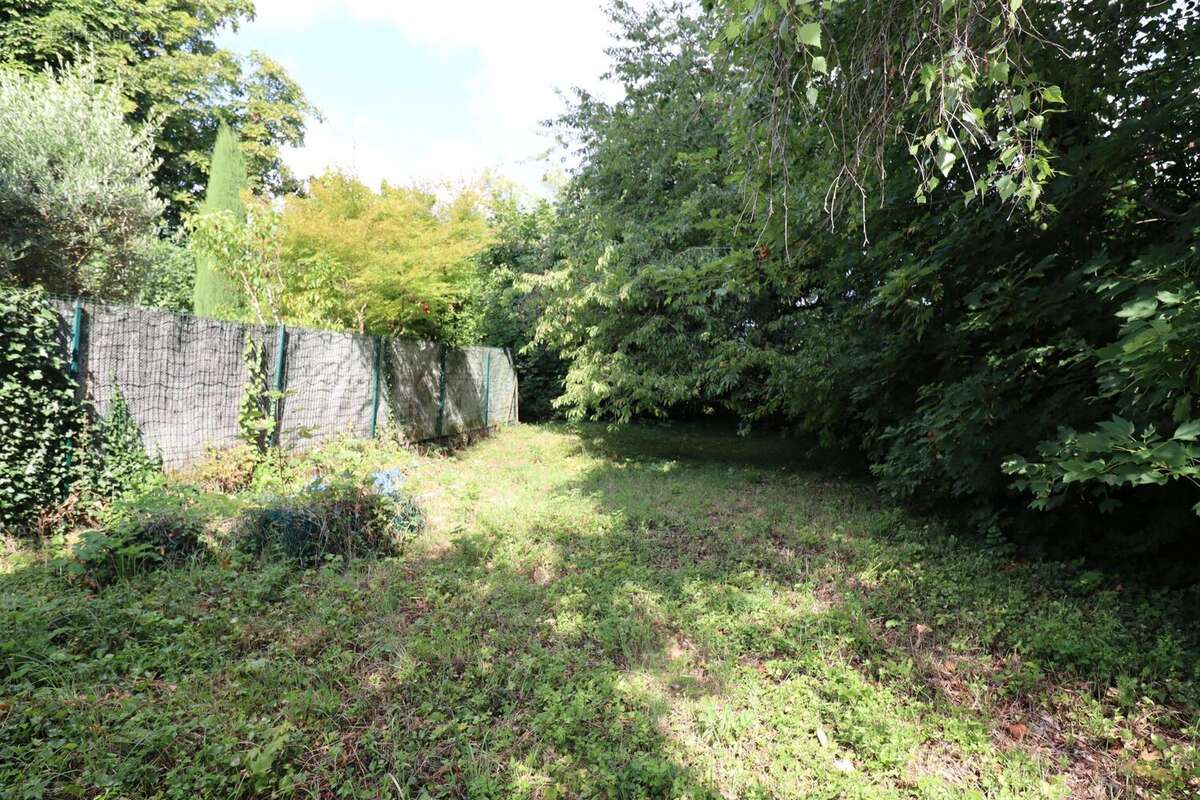 Terrain à LOUVECIENNES