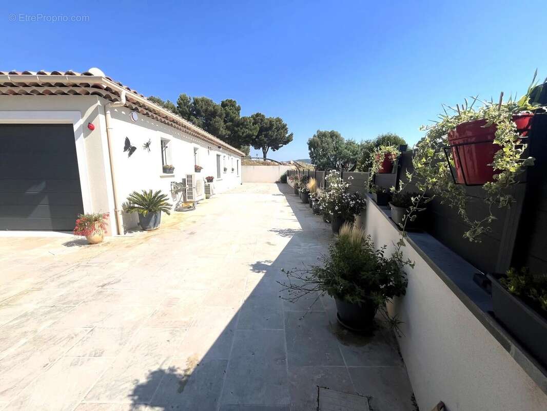 Maison à LA LONDE-LES-MAURES