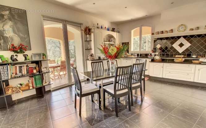 Maison à LE CANNET-DES-MAURES