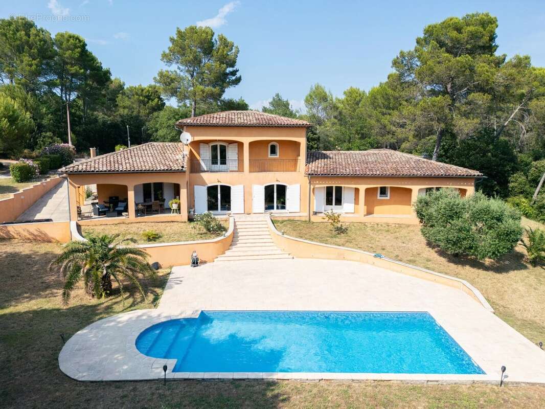 Maison à LE CANNET-DES-MAURES