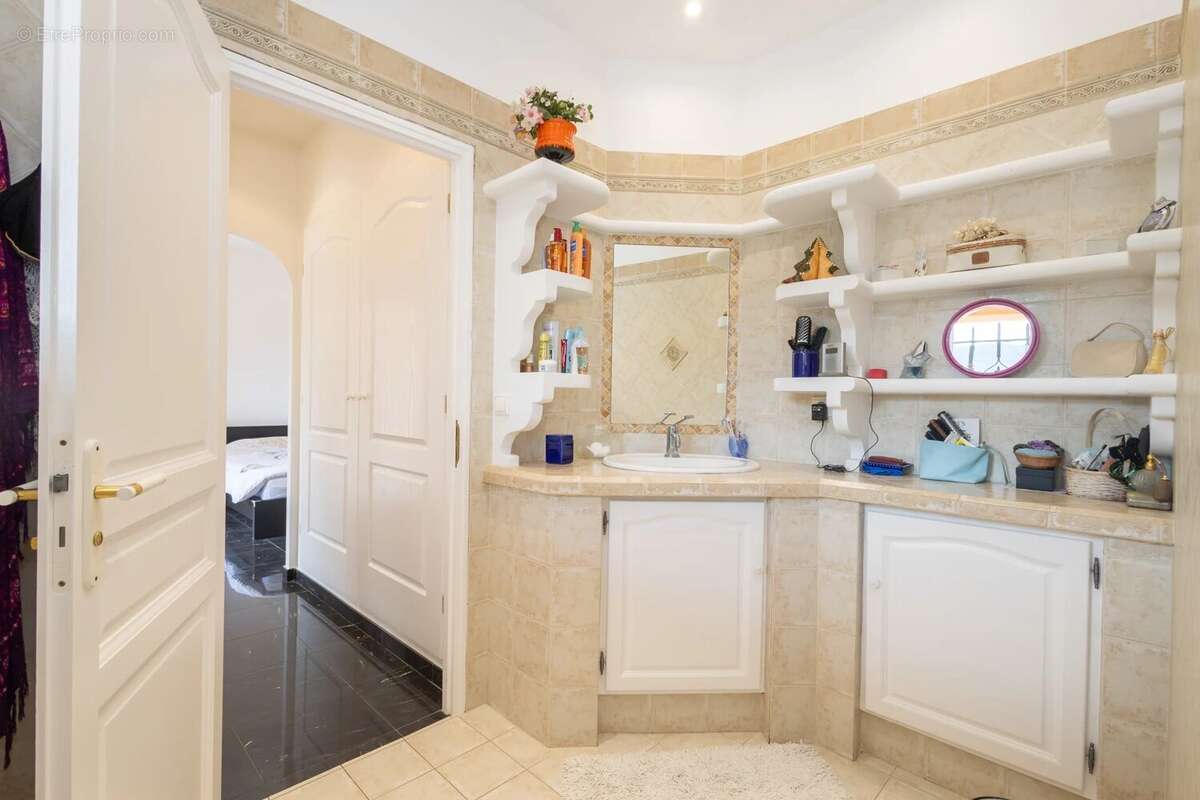 Maison à LE CANNET-DES-MAURES