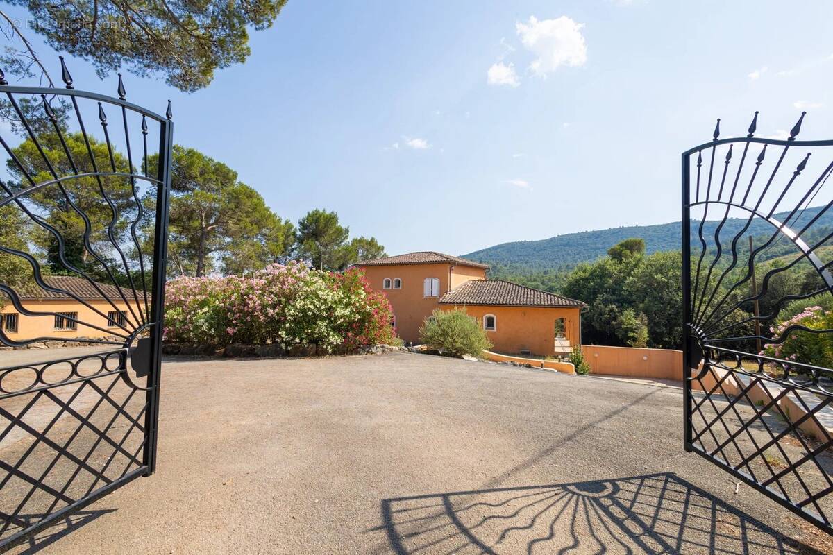 Maison à LE CANNET-DES-MAURES