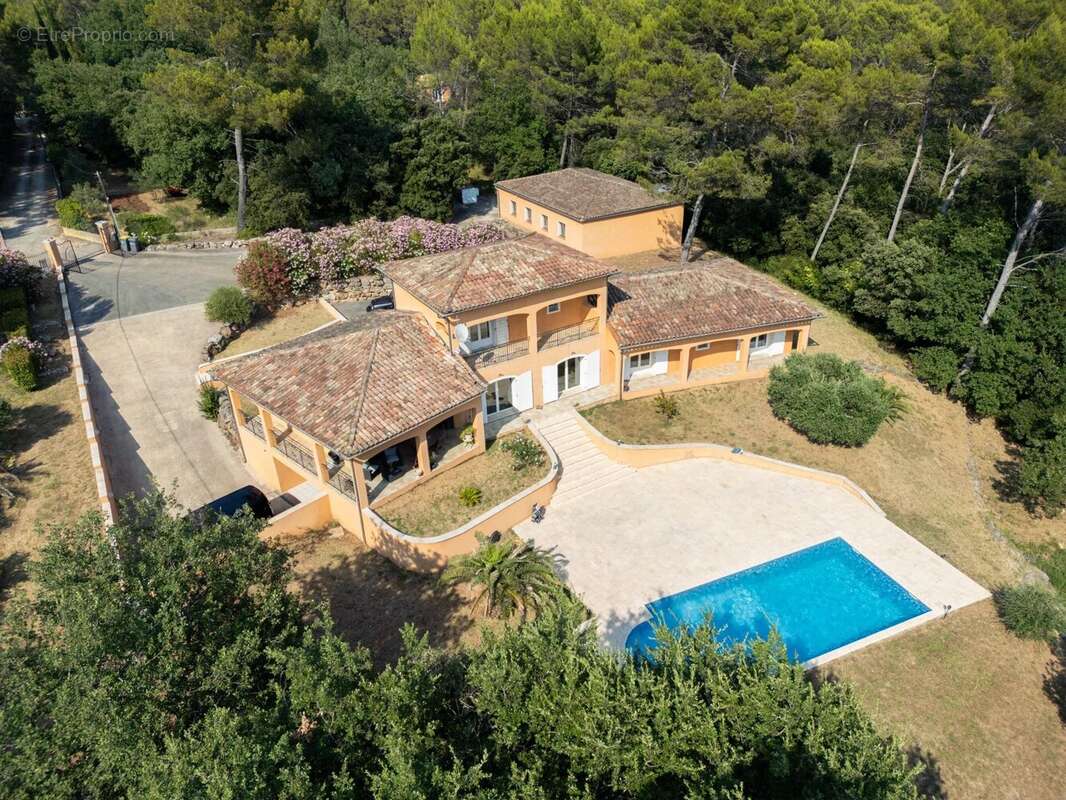 Maison à LE CANNET-DES-MAURES