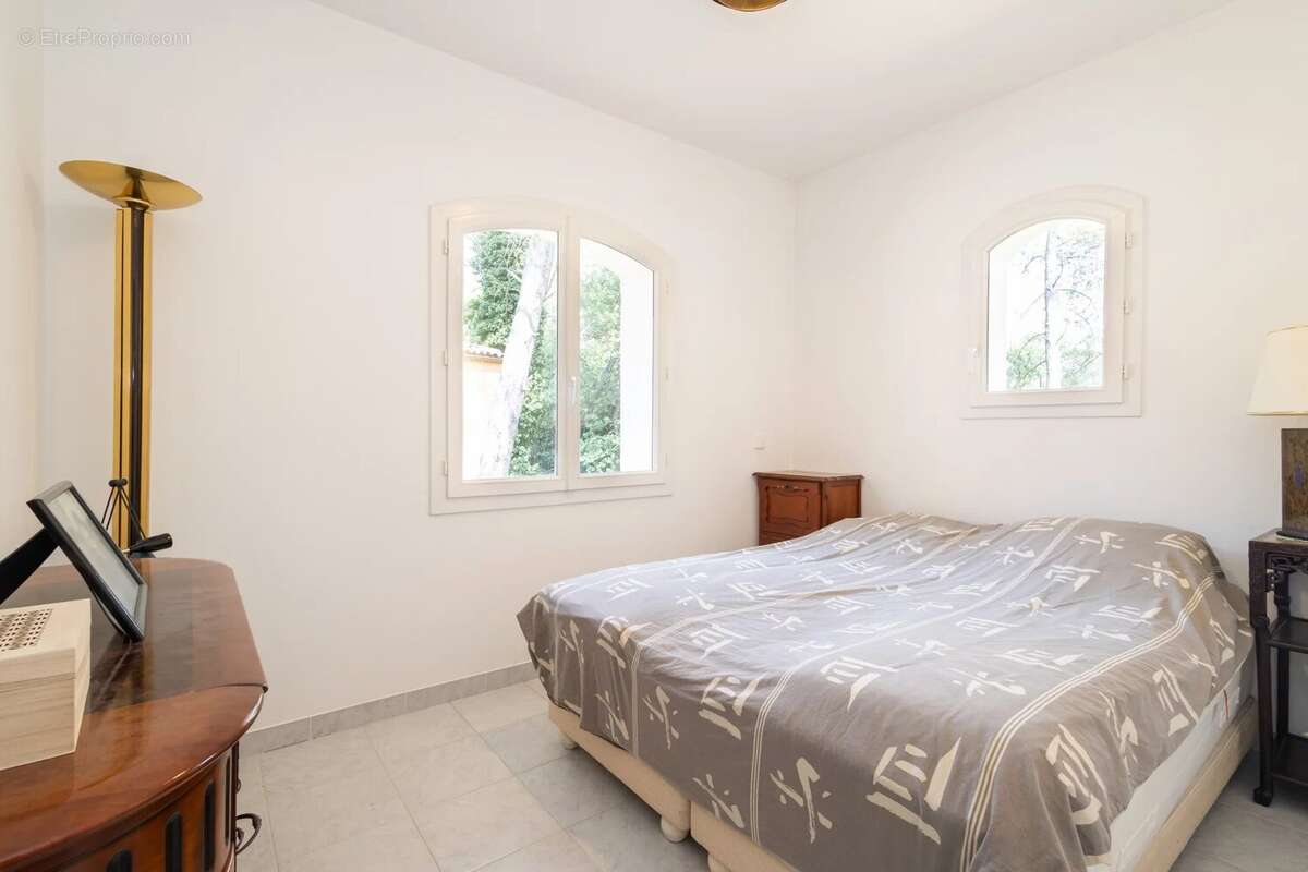 Maison à LE CANNET-DES-MAURES