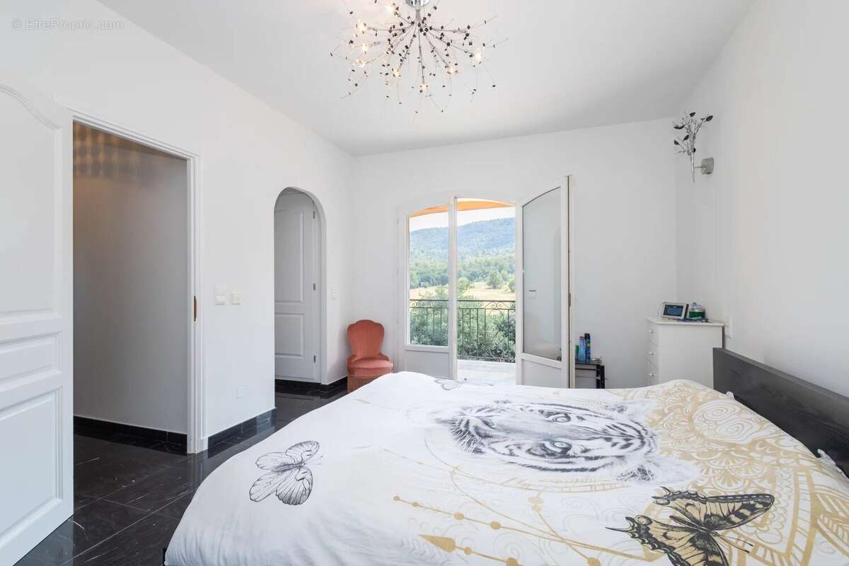 Maison à LE CANNET-DES-MAURES