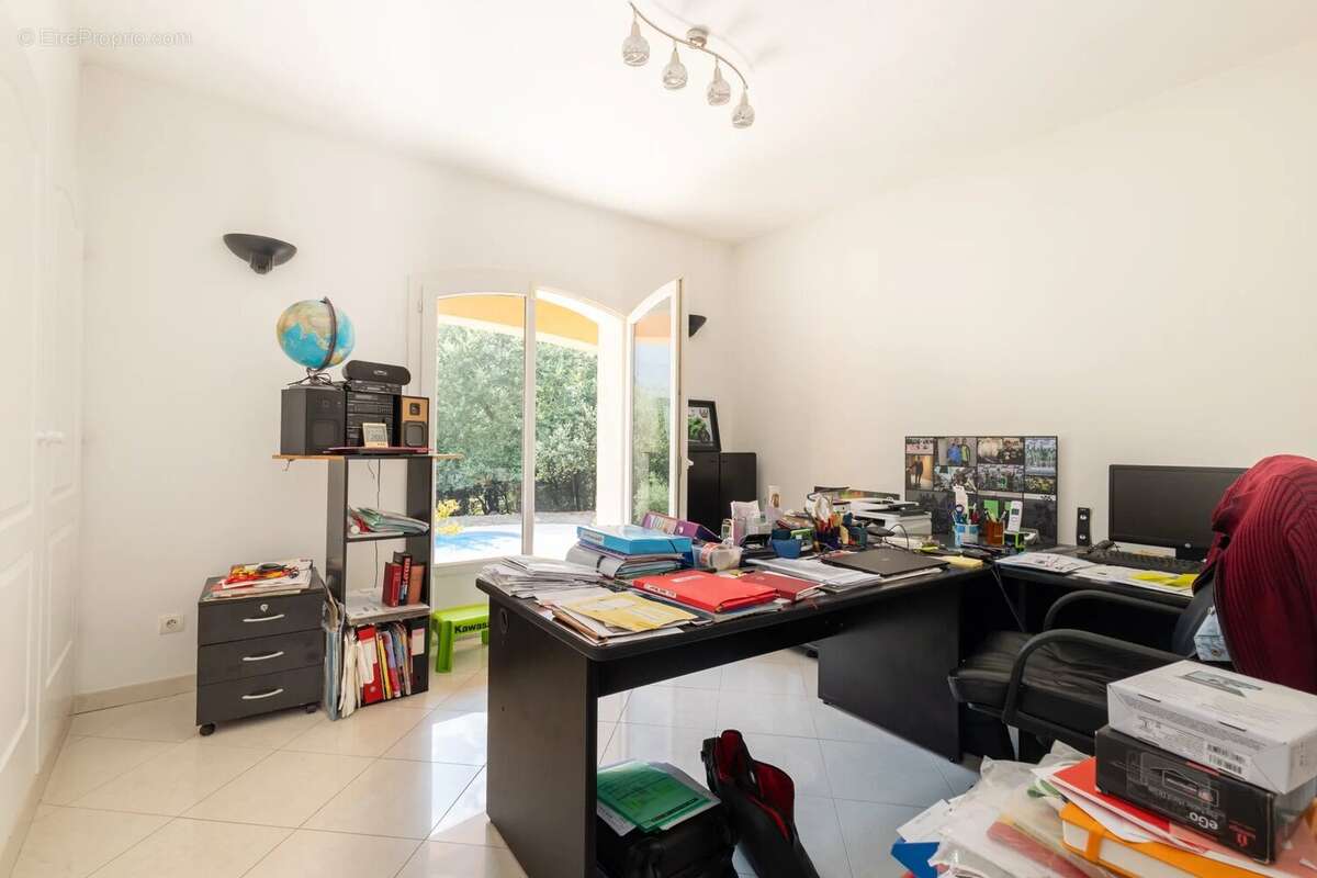 Maison à LE CANNET-DES-MAURES