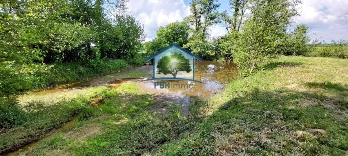 Terrain à GRANDVILLERS