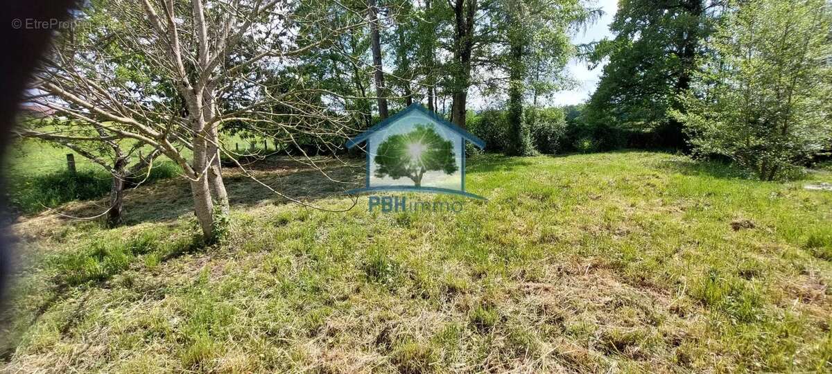 Terrain à GRANDVILLERS