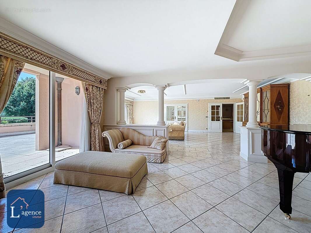 Appartement à PREVESSIN-MOENS