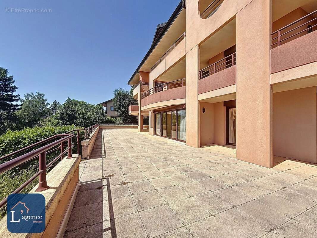 Appartement à PREVESSIN-MOENS