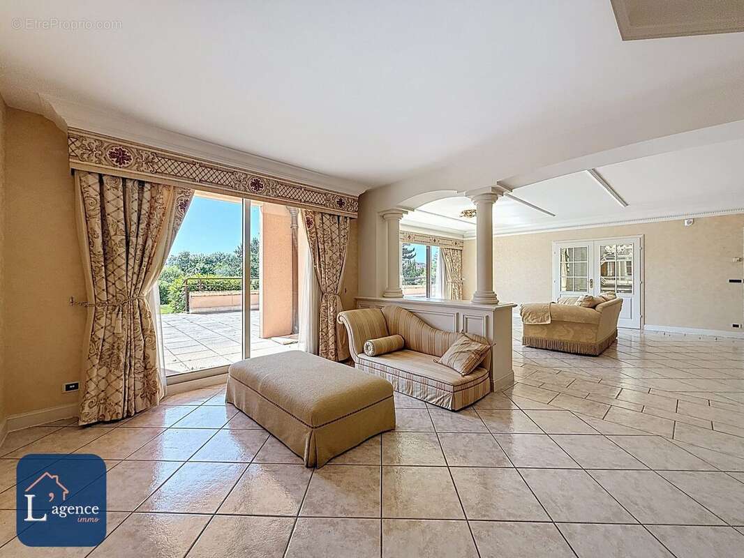 Appartement à PREVESSIN-MOENS