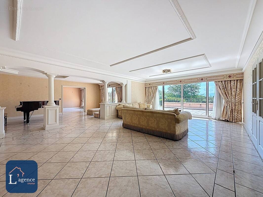 Appartement à PREVESSIN-MOENS