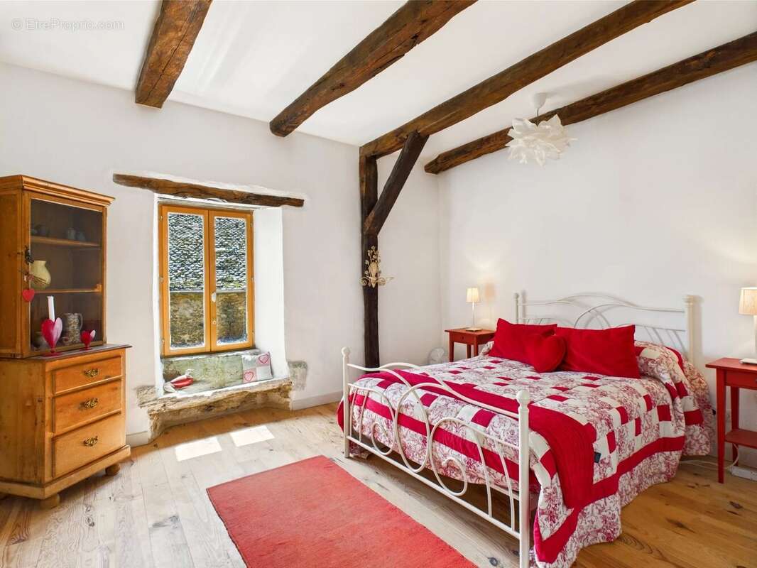 Maison à LA SALVETAT-PEYRALES