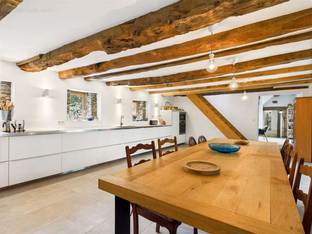 Maison à LA SALVETAT-PEYRALES