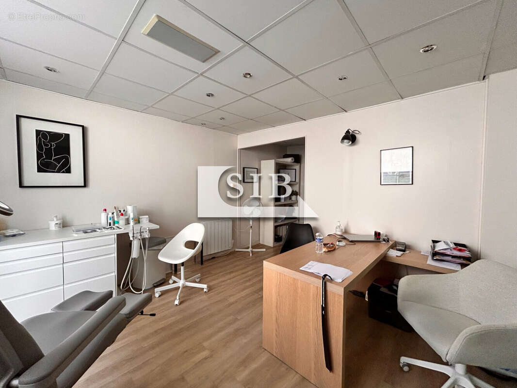 Commerce à LA VILLE-DU-BOIS