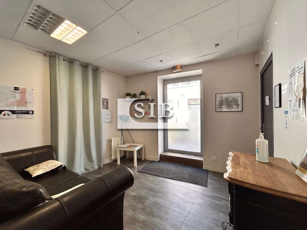 Commerce à LA VILLE-DU-BOIS