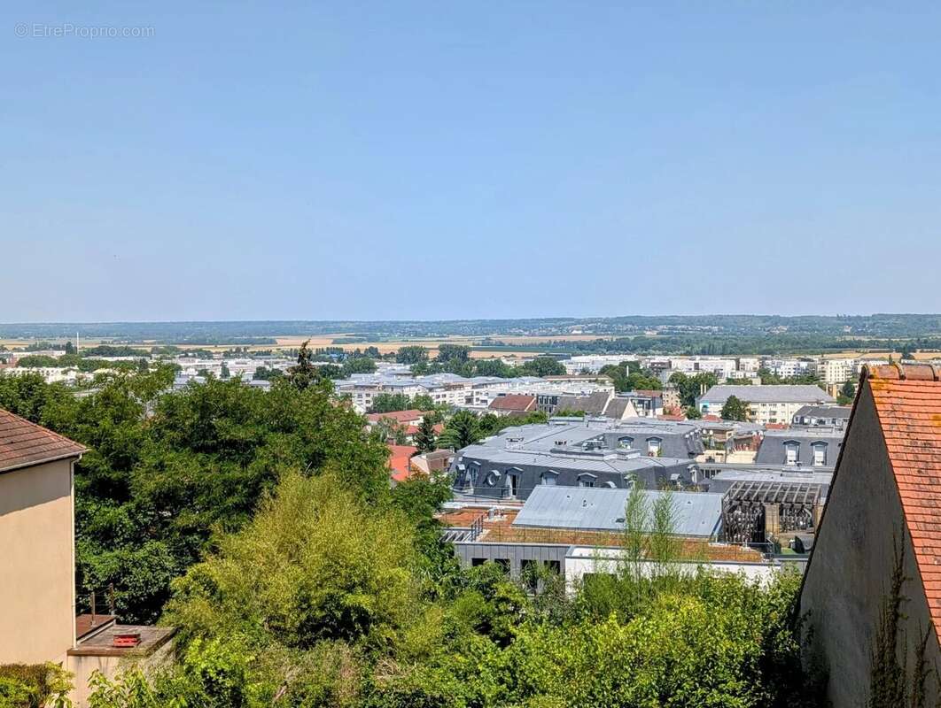 Appartement à SAINT-CYR-L'ECOLE