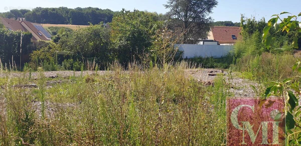 Terrain à BREUX-JOUY