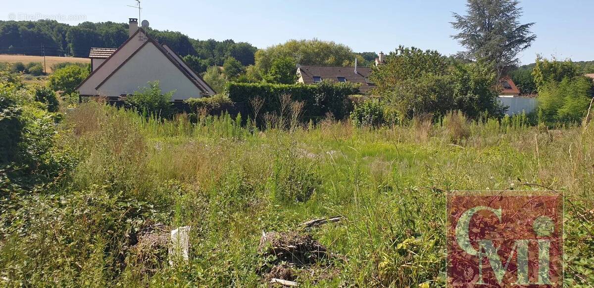 Terrain à BREUX-JOUY