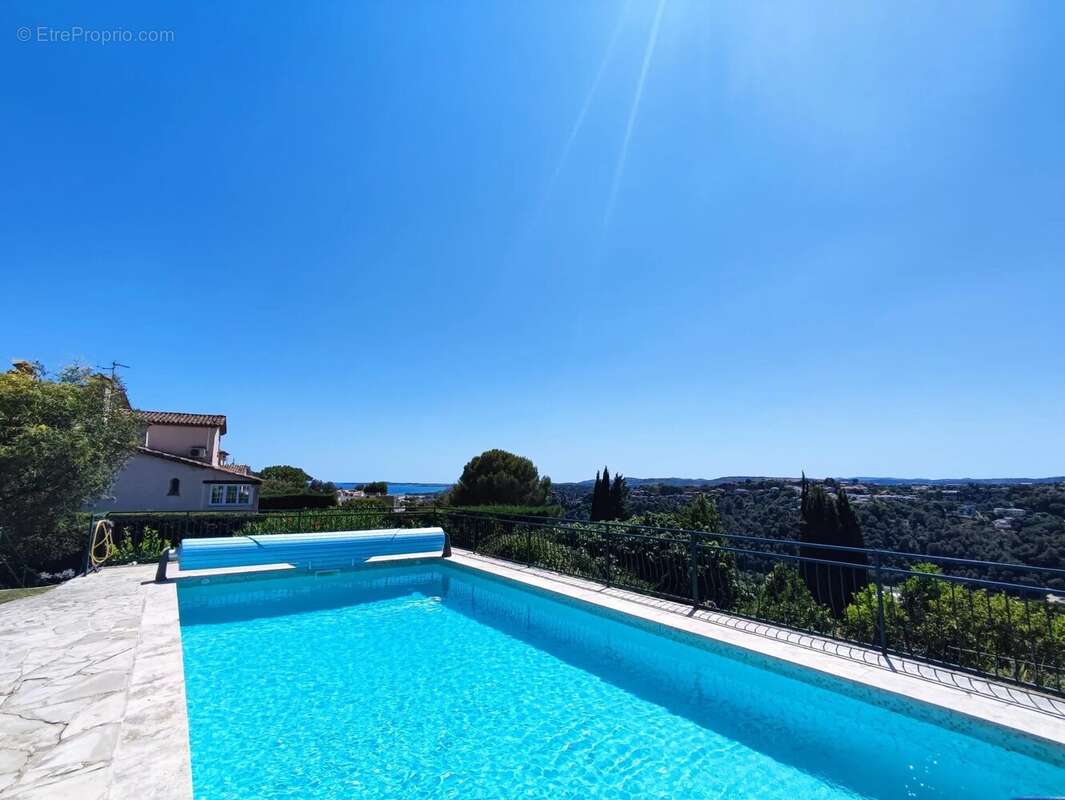 Maison à CAGNES-SUR-MER