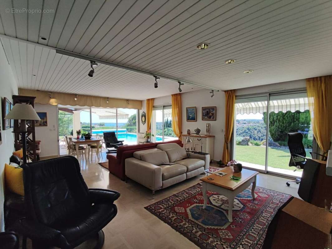 Maison à CAGNES-SUR-MER