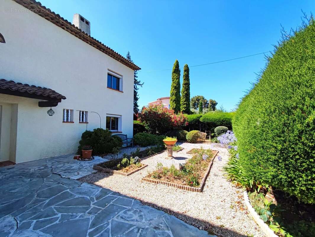 Maison à CAGNES-SUR-MER