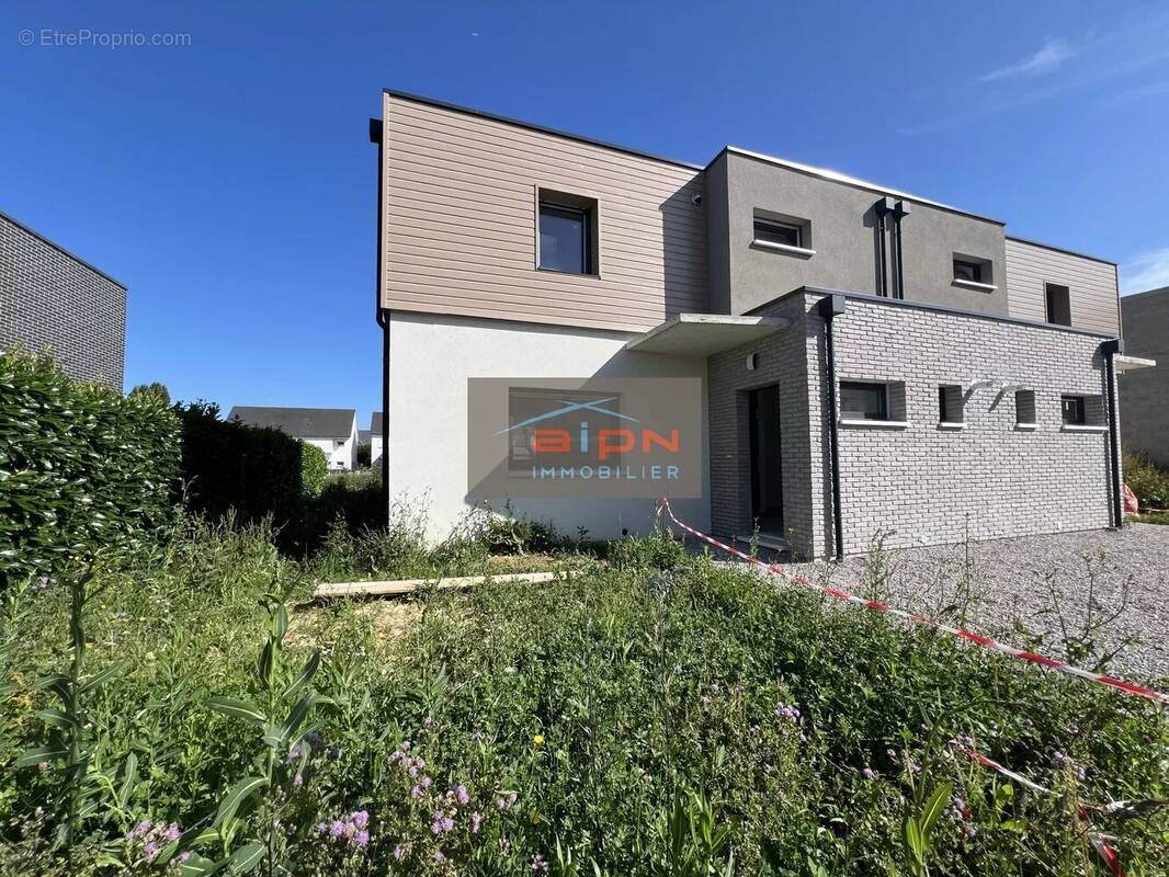 Maison à SAINT-AUBIN-CELLOVILLE