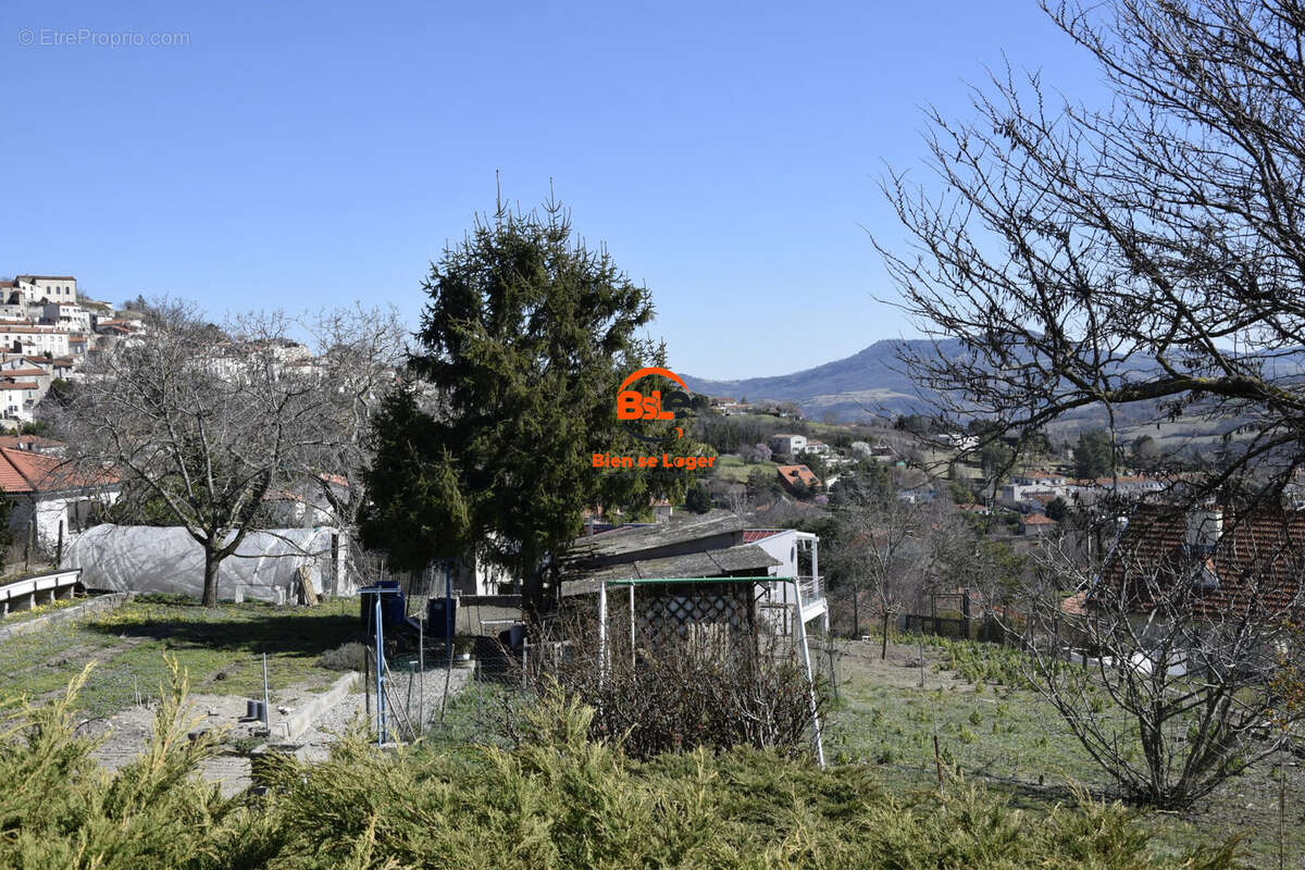 TERRAIN COSNTRUCTIBLE 700 M² AGENCE IMMOBILIERE BSLE DE VEYRE MONTON - Terrain à VEYRE-MONTON