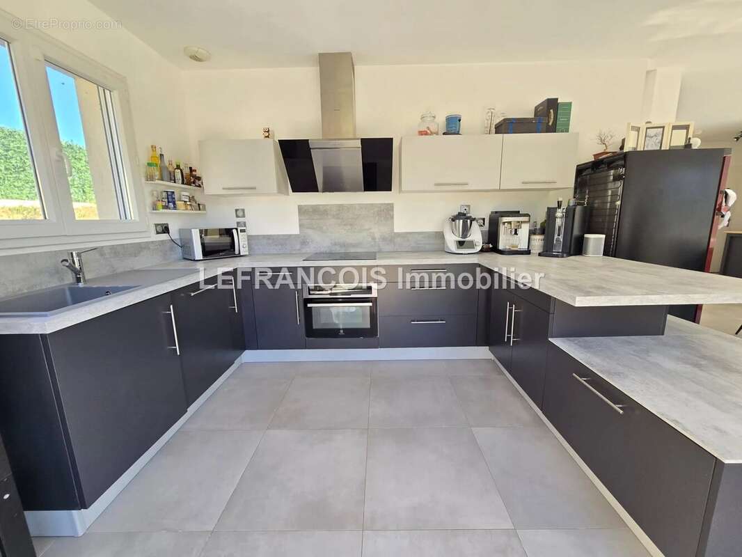 Maison à PEYMEINADE