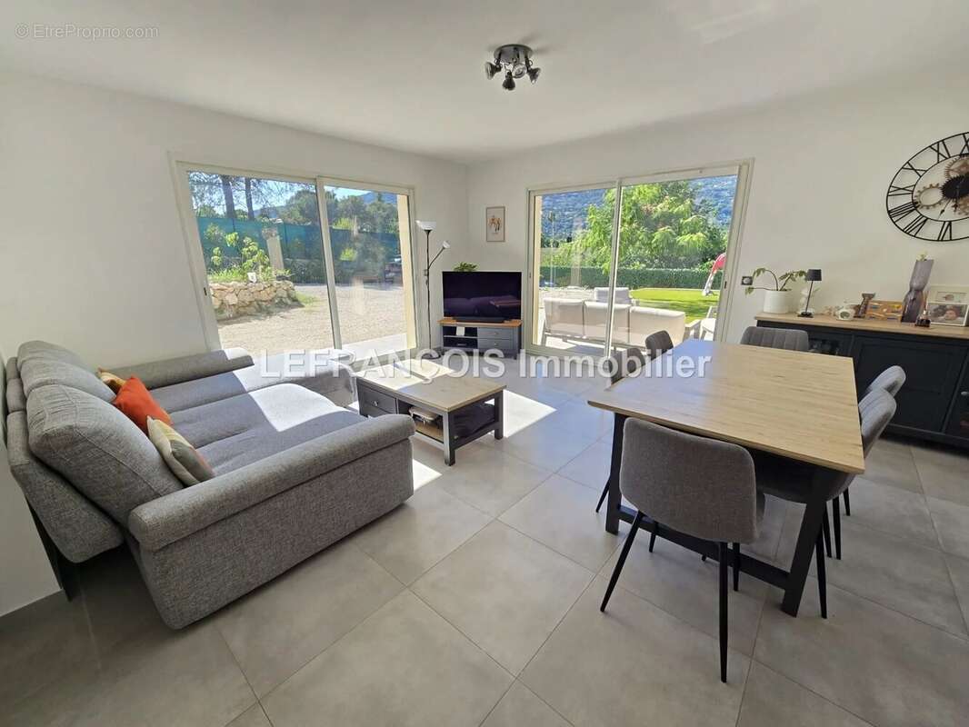 Maison à PEYMEINADE