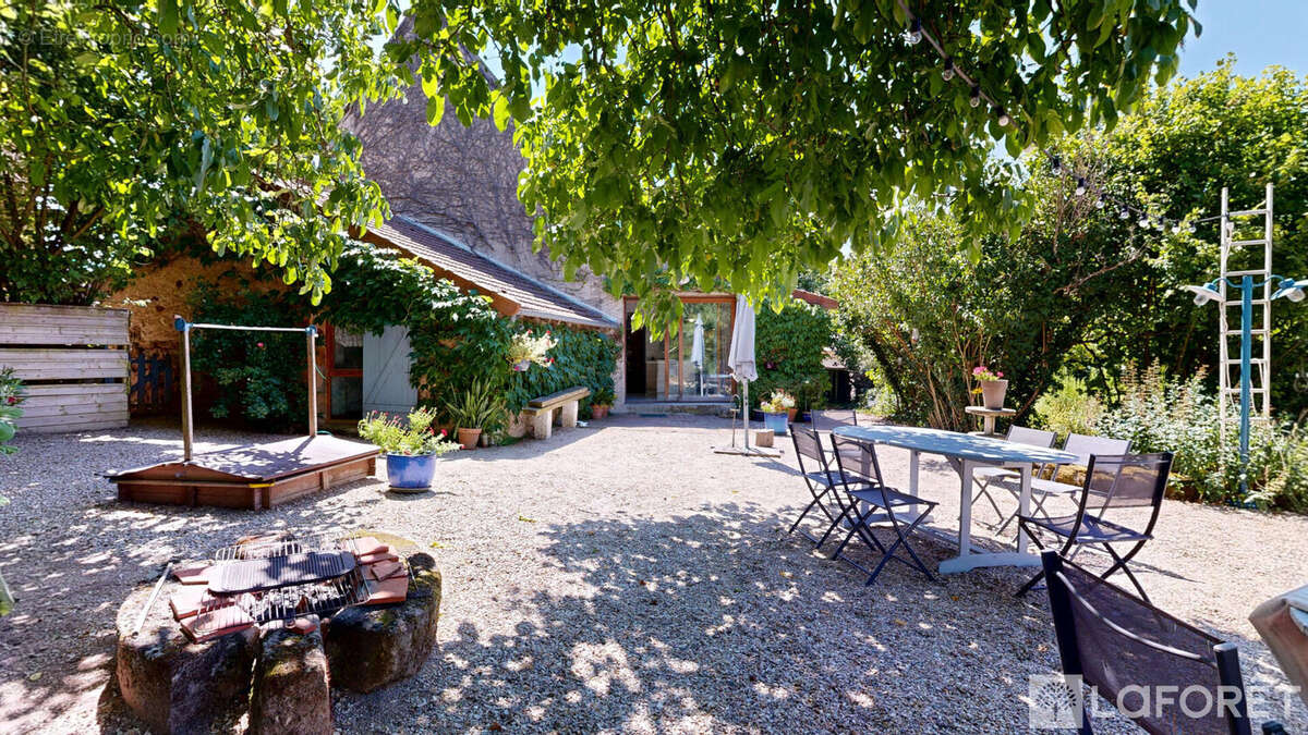 Maison à AUTRY-ISSARDS