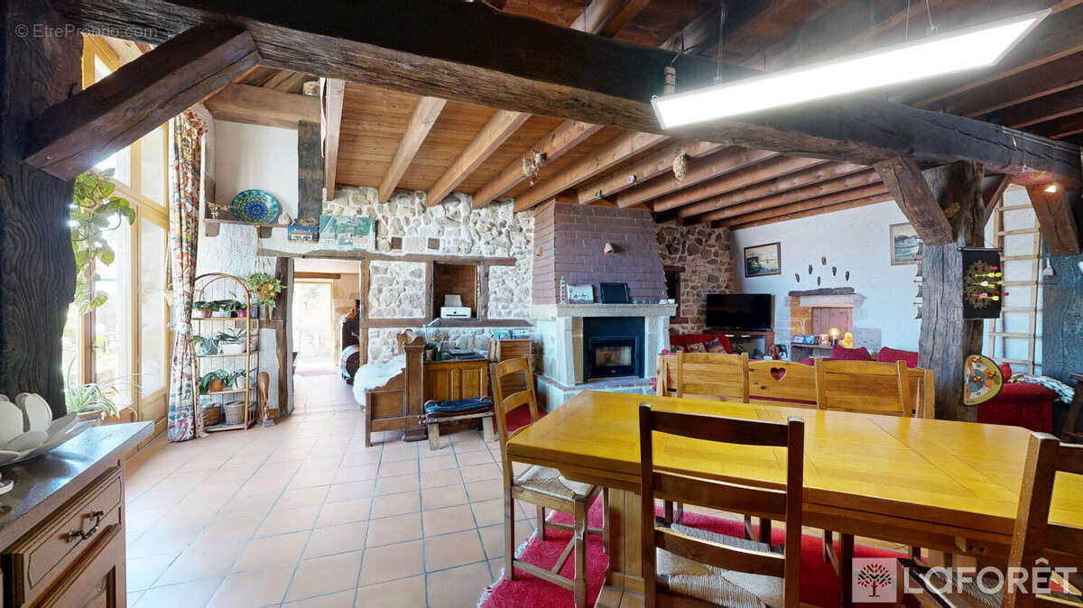 Maison à AUTRY-ISSARDS