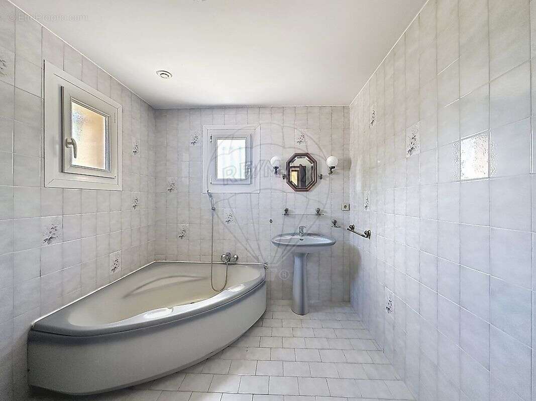 Maison à SAINT-PRIVAT-DES-VIEUX