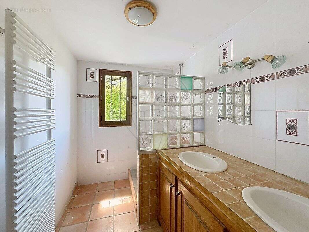 Maison à SAINT-PRIVAT-DES-VIEUX