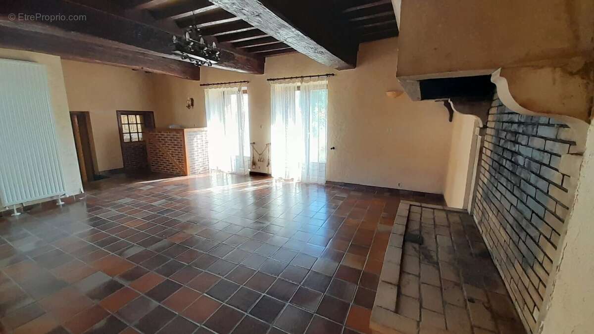 Maison à MOGNENEINS