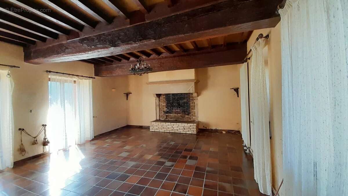 Maison à MOGNENEINS