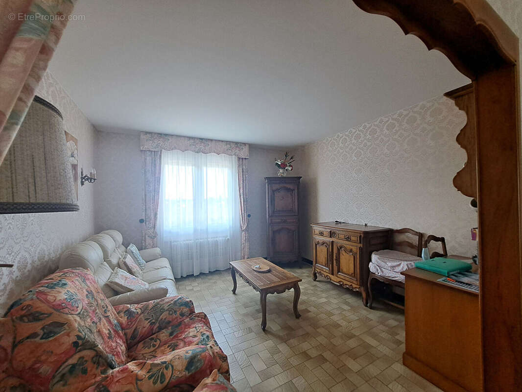 Maison à CHATELLERAULT