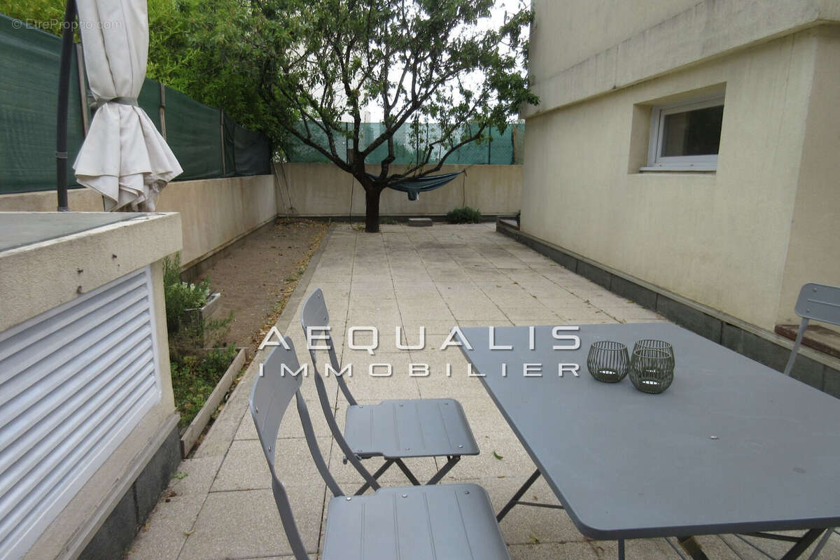 Appartement à SAINT-LAURENT-DU-VAR