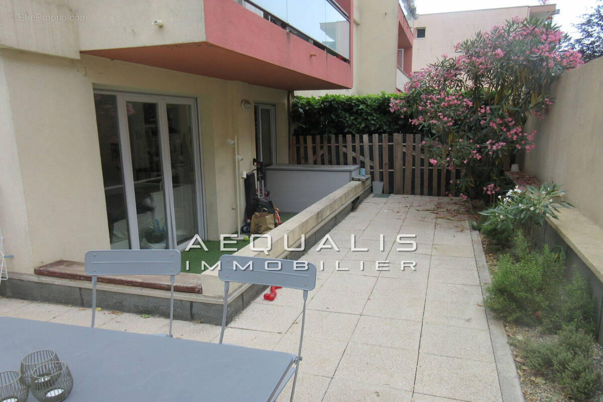 Appartement à SAINT-LAURENT-DU-VAR