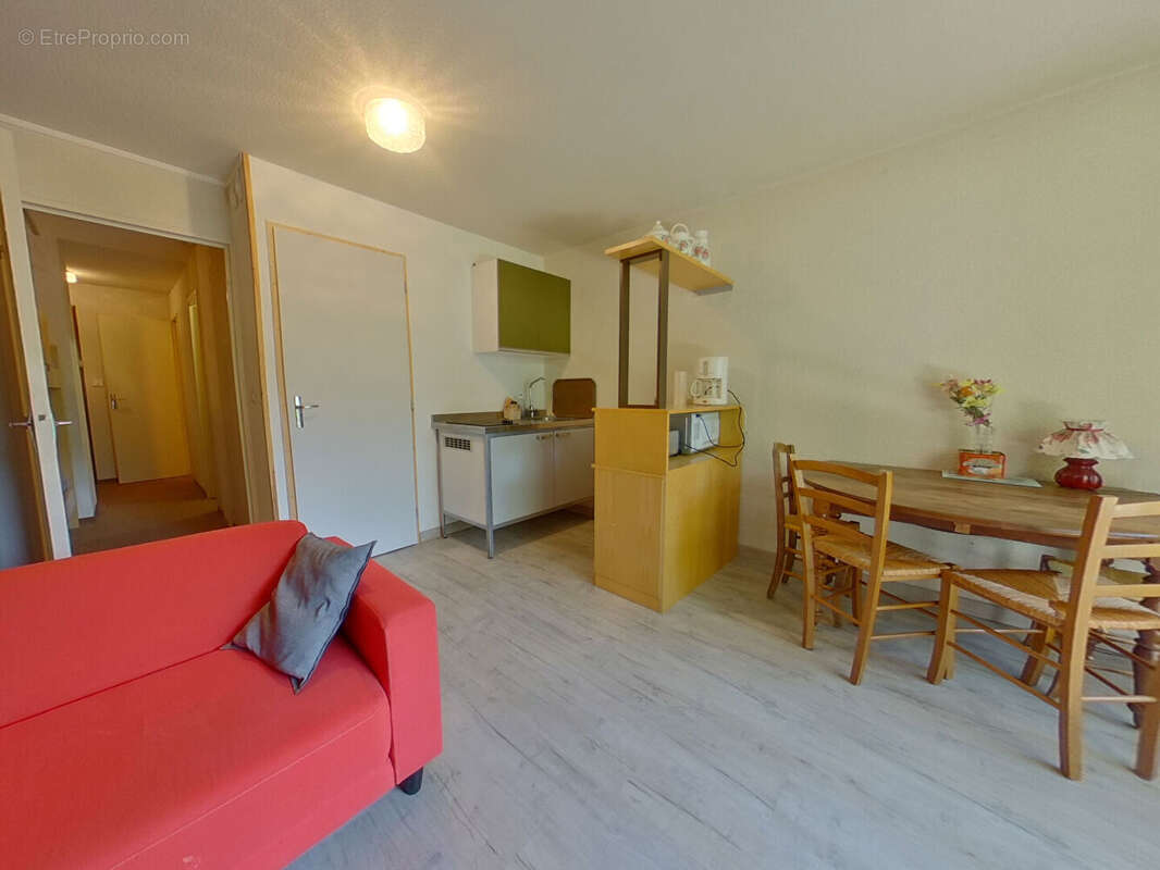 Appartement à ENCHASTRAYES