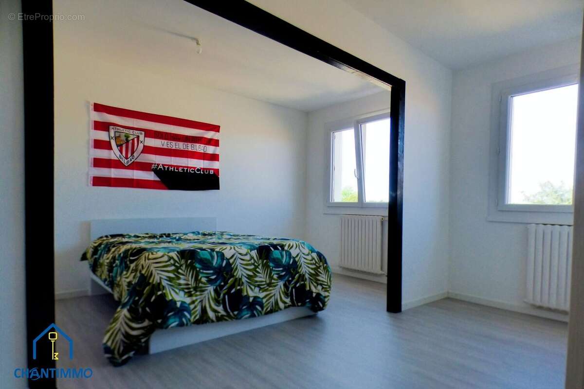 Maison à BOURNEZEAU