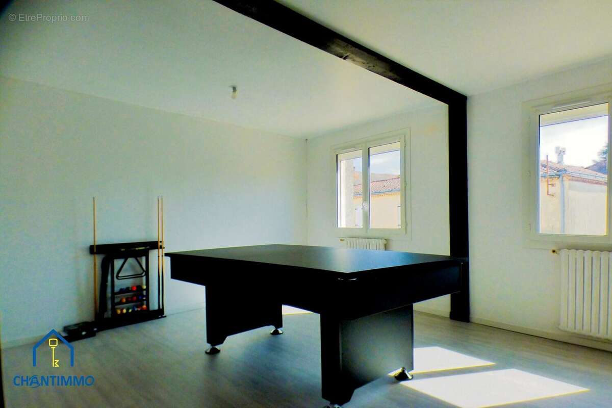 Maison à BOURNEZEAU