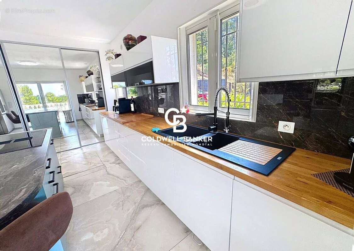 Maison à PUGET-SUR-ARGENS