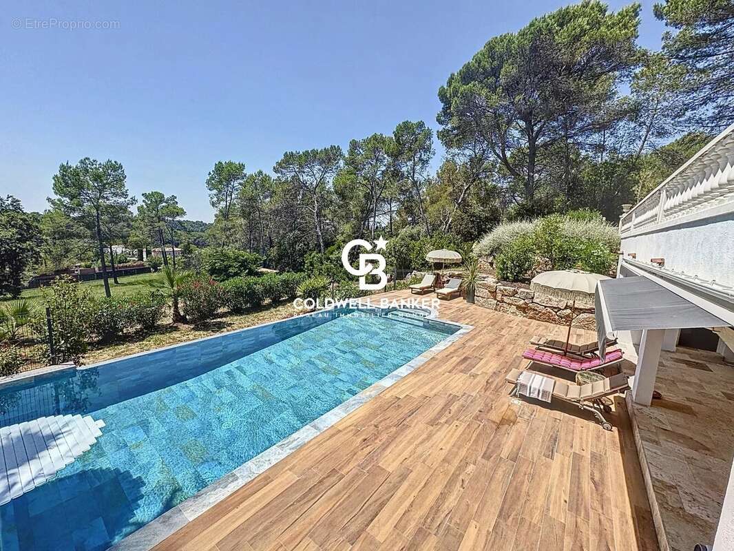 Maison à PUGET-SUR-ARGENS