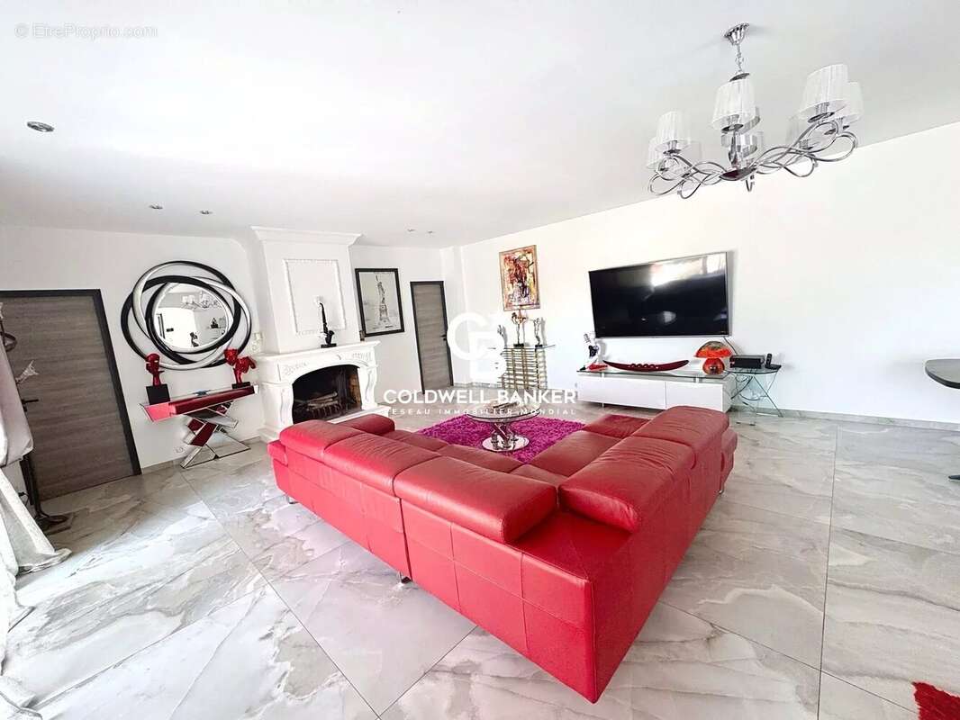 Maison à PUGET-SUR-ARGENS