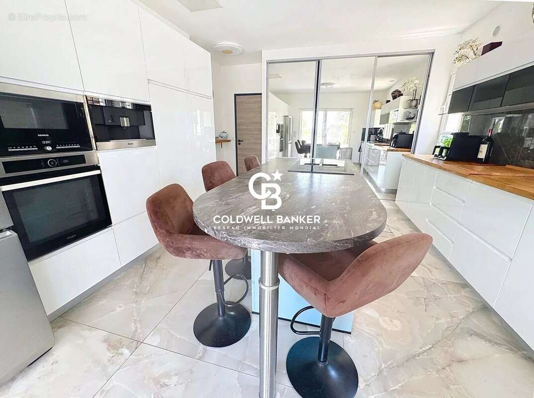 Maison à PUGET-SUR-ARGENS