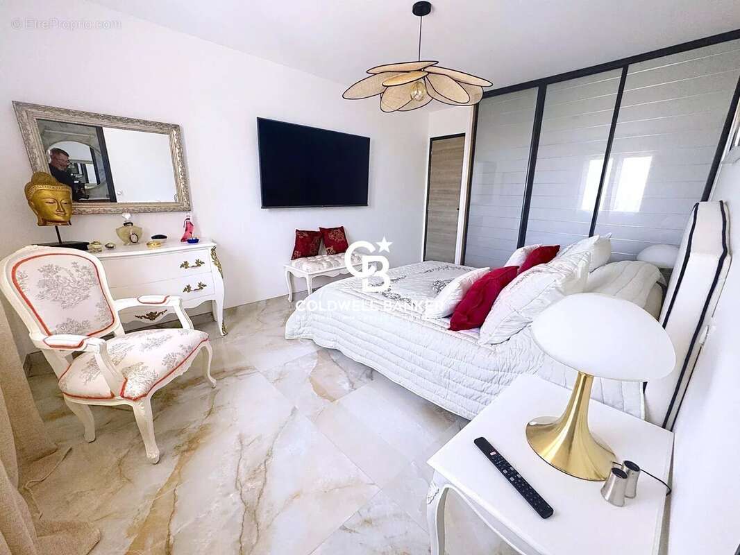 Maison à PUGET-SUR-ARGENS