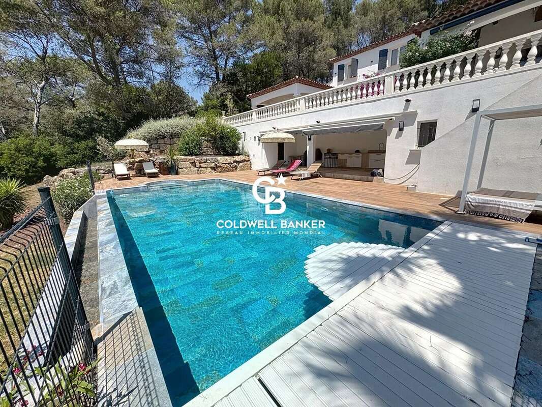 Maison à PUGET-SUR-ARGENS